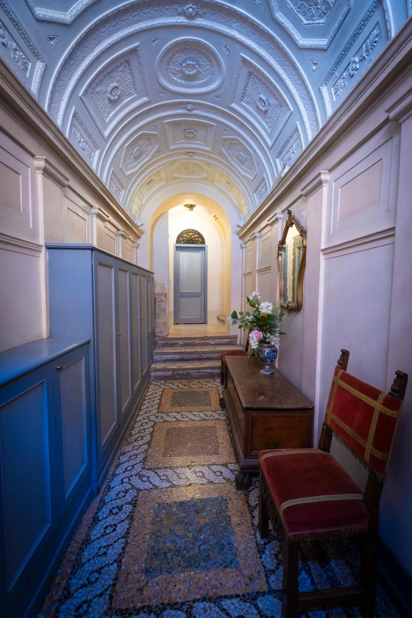 Barberini Apt Close To Fontana Di Trevi Rom Exteriör bild